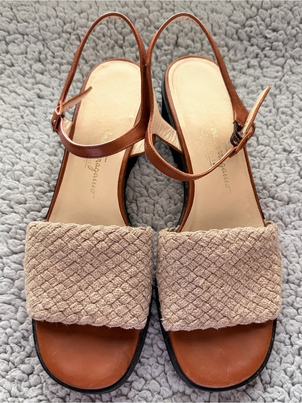 Salvatore Ferragamo Designer Comfortable Casual Dress Sandals Size 9